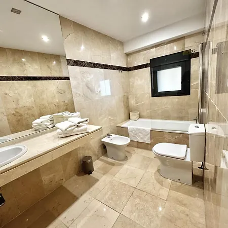 Luxury On The & Infinity Pool, Marbella Apartment Estepona