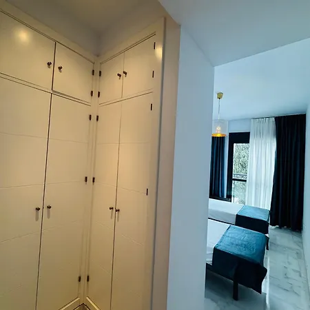 Luxury On The & Infinity Pool, Marbella