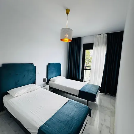 Luxury On The & Infinity Pool, Marbella