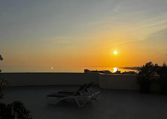 Luxury On The & Infinity Pool, Marbella *