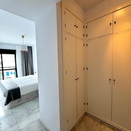 Luxury On The & Infinity Pool, Marbella Appartement