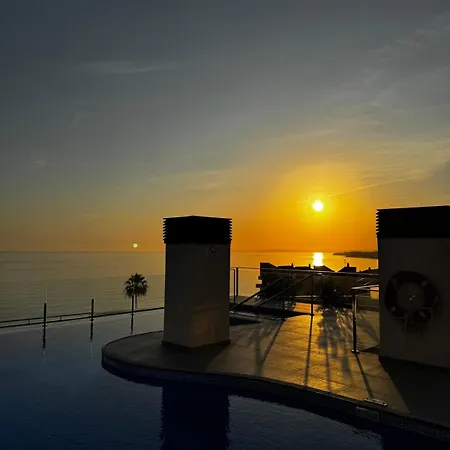 Luxury On The & Infinity Pool, Marbella Appartement *