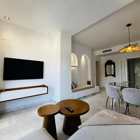 Luxury On The & Infinity Pool, Marbella